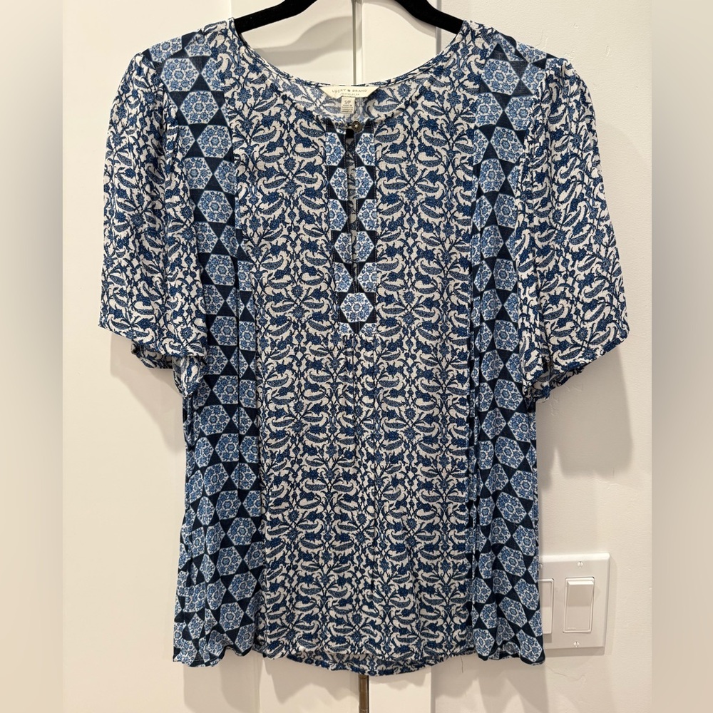 Lucky Brand Blue and White Patterned Blouse